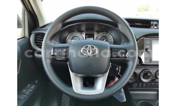 Sayi Imported Toyota Hilux White Mota in Import - Dubai a Ashanti Sayi Imported Toyota Hilux White Mota in Import - Dubai a Ashanti