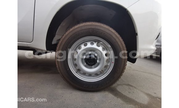 Ra Imported Toyota Hilux funfun Ọkọ̀ in Import - Dubai ni Ashanti Ra Imported Toyota Hilux funfun Ọkọ̀ in Import - Dubai ni Ashanti