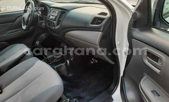 Buy Import Mitsubishi L200 White Car in Import - Dubai in Ashanti Buy Import Mitsubishi L200 White Car in Import - Dubai in Ashanti
