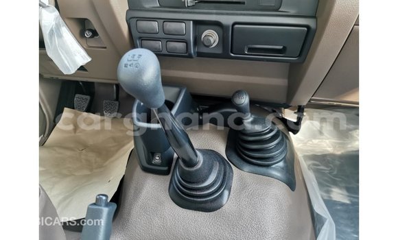 Buy Import Toyota Land Cruiser White Car in Import - Dubai in Ashanti Buy Import Toyota Land Cruiser White Car in Import - Dubai in Ashanti