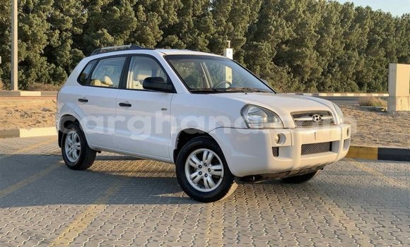 Buy Import Hyundai Tucson White Car in Import - Dubai in Ashanti Buy Import Hyundai Tucson White Car in Import - Dubai in Ashanti