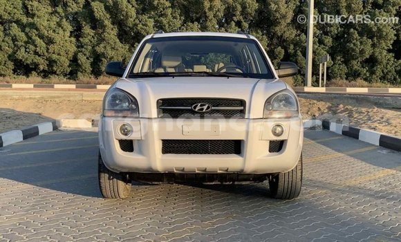Buy Import Hyundai Tucson White Car in Import - Dubai in Ashanti Buy Import Hyundai Tucson White Car in Import - Dubai in Ashanti
