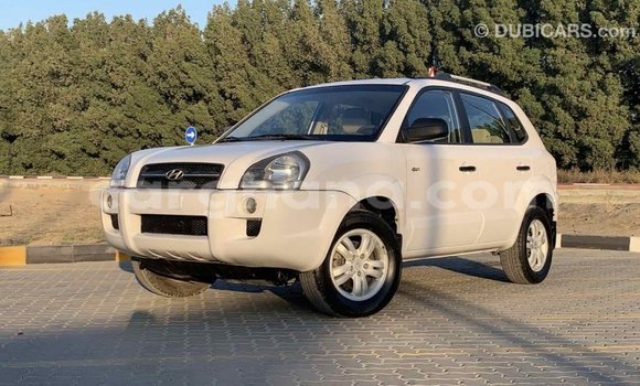 Buy Import Hyundai Tucson White Car in Import - Dubai in Ashanti Buy Import Hyundai Tucson White Car in Import - Dubai in Ashanti