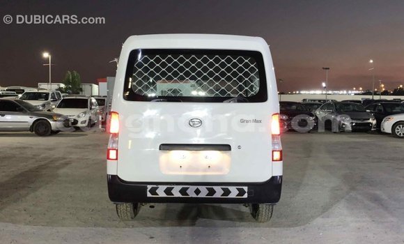 Ra Imported Daihatsu Sirion funfun Ọkọ̀ in Import - Dubai ni Ashanti Ra Imported Daihatsu Sirion funfun Ọkọ̀ in Import - Dubai ni Ashanti