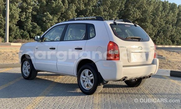 Buy Import Hyundai Tucson White Car in Import - Dubai in Ashanti Buy Import Hyundai Tucson White Car in Import - Dubai in Ashanti
