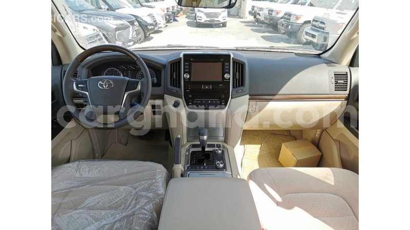 Big with watermark toyota land cruiser ashanti import dubai 17547