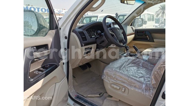 Big with watermark toyota land cruiser ashanti import dubai 17547