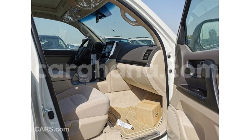 Big with watermark toyota land cruiser ashanti import dubai 17547