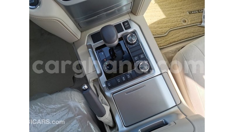 Big with watermark toyota land cruiser ashanti import dubai 17547