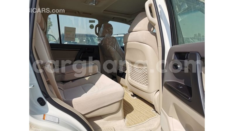 Big with watermark toyota land cruiser ashanti import dubai 17547