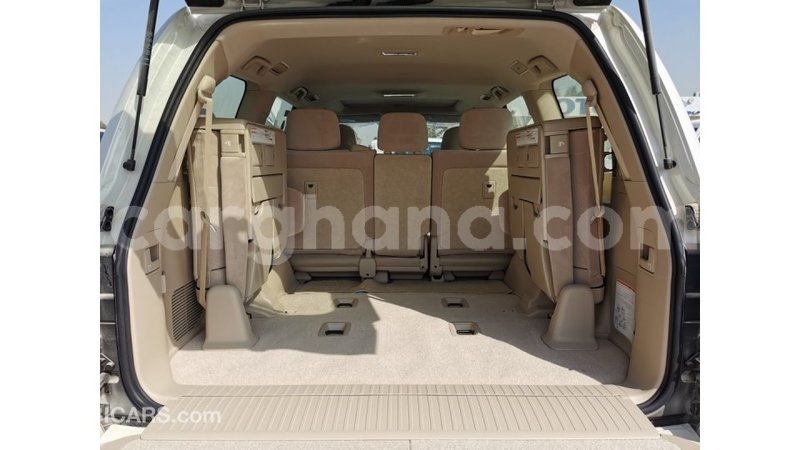 Big with watermark toyota land cruiser ashanti import dubai 17547