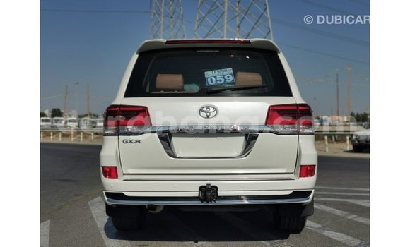 Buy Import Toyota Land Cruiser White Car in Import - Dubai in Ashanti Buy Import Toyota Land Cruiser White Car in Import - Dubai in Ashanti