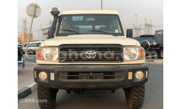 Buy Import Toyota Land Cruiser White Car in Import - Dubai in Ashanti Buy Import Toyota Land Cruiser White Car in Import - Dubai in Ashanti