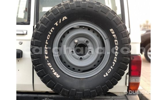 Buy Import Toyota Land Cruiser White Car in Import - Dubai in Ashanti Buy Import Toyota Land Cruiser White Car in Import - Dubai in Ashanti