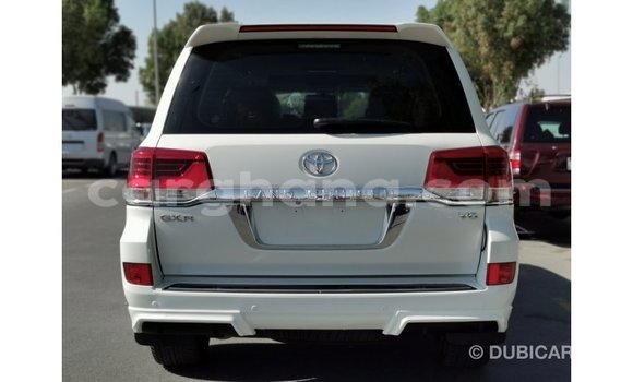 Sayi Imported Toyota Land Cruiser White Mota in Import - Dubai a Ashanti Sayi Imported Toyota Land Cruiser White Mota in Import - Dubai a Ashanti