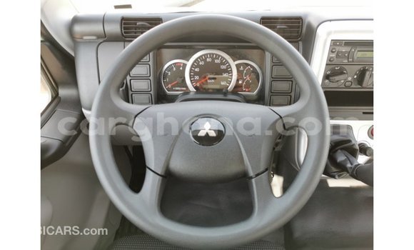 Sayi Imported Mitsubishi Fuso White Babbar mota in Import - Dubai a Ashanti Sayi Imported Mitsubishi Fuso White Babbar mota in Import - Dubai a Ashanti