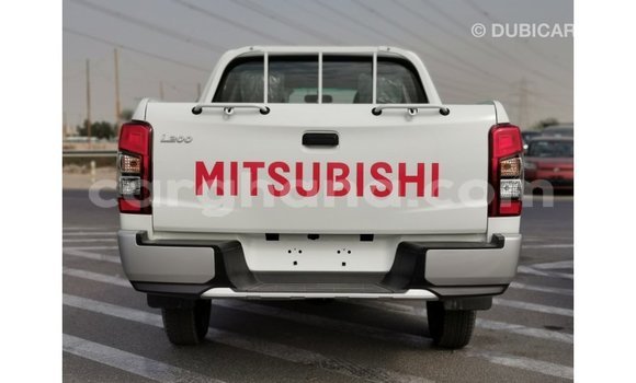 Buy Import Mitsubishi L200 White Car in Import - Dubai in Ashanti Buy Import Mitsubishi L200 White Car in Import - Dubai in Ashanti