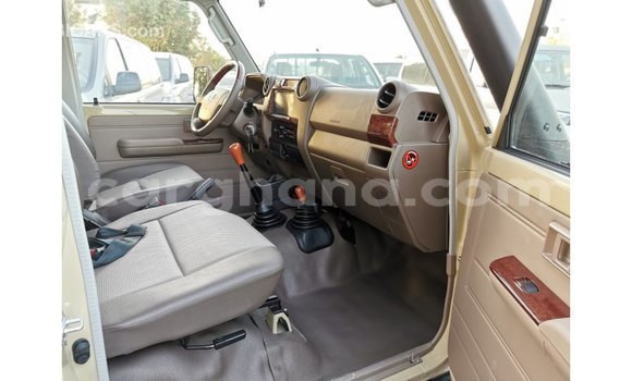 Buy Import Toyota Land Cruiser Beige Car in Import - Dubai in Ashanti Buy Import Toyota Land Cruiser Beige Car in Import - Dubai in Ashanti