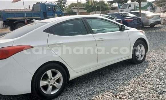 Sayi Na hannu Hyundai Elantra White Mota in Abetifi a Gabas Sayi Na hannu Hyundai Elantra White Mota in Abetifi a Gabas