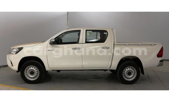 Buy Import Toyota Hilux White Car in Import - Dubai in Ashanti Buy Import Toyota Hilux White Car in Import - Dubai in Ashanti