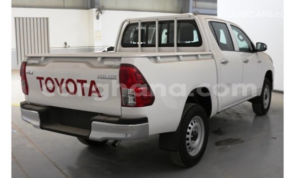 Buy Import Toyota Hilux White Car in Import - Dubai in Ashanti Buy Import Toyota Hilux White Car in Import - Dubai in Ashanti