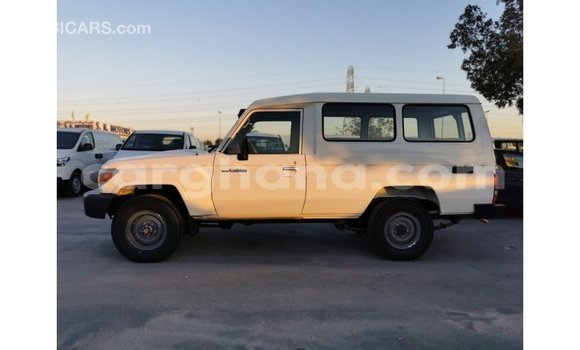 Buy Import Toyota Land Cruiser White Car in Import - Dubai in Ashanti Buy Import Toyota Land Cruiser White Car in Import - Dubai in Ashanti