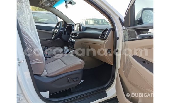 Sayi Imported Hyundai Tucson White Mota in Import - Dubai a Ashanti Sayi Imported Hyundai Tucson White Mota in Import - Dubai a Ashanti