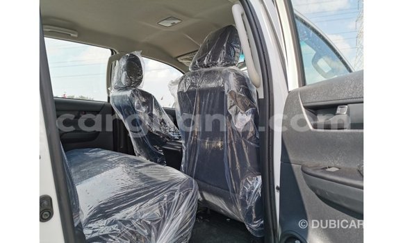 Buy Import Toyota Hilux White Car in Import - Dubai in Ashanti Buy Import Toyota Hilux White Car in Import - Dubai in Ashanti