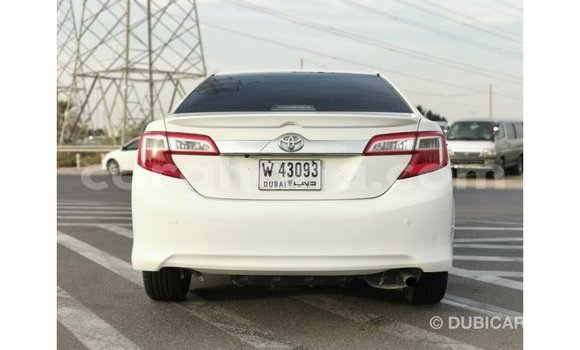 Ra Imported Toyota Camry funfun Ọkọ̀ in Import - Dubai ni Ashanti Ra Imported Toyota Camry funfun Ọkọ̀ in Import - Dubai ni Ashanti