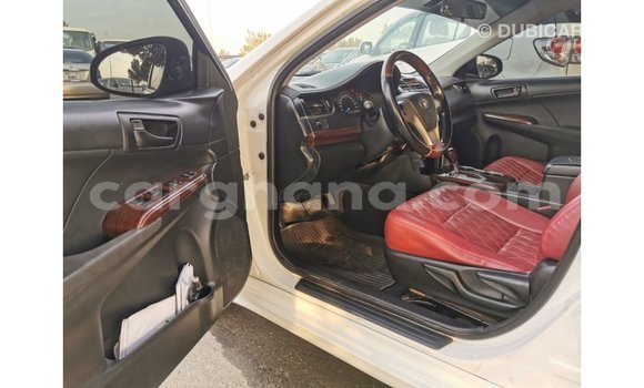 Ra Imported Toyota Camry funfun Ọkọ̀ in Import - Dubai ni Ashanti Ra Imported Toyota Camry funfun Ọkọ̀ in Import - Dubai ni Ashanti