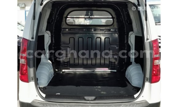 Sayi Imported Hyundai Accent White Mota in Import - Dubai a Ashanti Sayi Imported Hyundai Accent White Mota in Import - Dubai a Ashanti