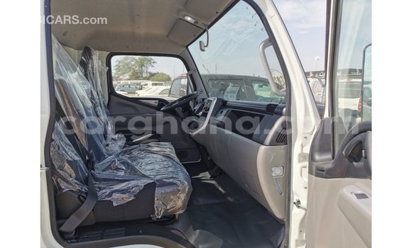 Sayi Imported Mitsubishi Fuso White Babbar mota in Import - Dubai a Ashanti Sayi Imported Mitsubishi Fuso White Babbar mota in Import - Dubai a Ashanti