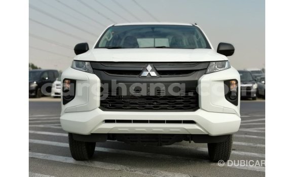 Sayi Imported Mitsubishi L200 White Mota in Import - Dubai a Ashanti Sayi Imported Mitsubishi L200 White Mota in Import - Dubai a Ashanti