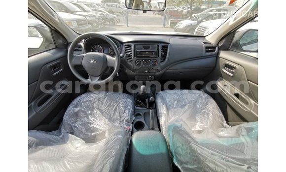 Sayi Imported Mitsubishi L200 White Mota in Import - Dubai a Ashanti Sayi Imported Mitsubishi L200 White Mota in Import - Dubai a Ashanti