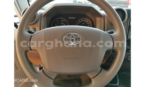 Buy Import Toyota Land Cruiser White Car in Import - Dubai in Ashanti Buy Import Toyota Land Cruiser White Car in Import - Dubai in Ashanti