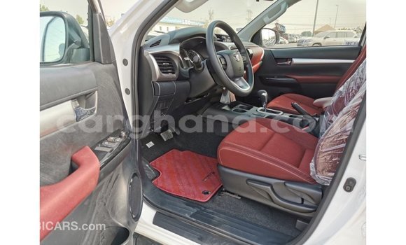 Ra Imported Toyota Hilux funfun Ọkọ̀ in Import - Dubai ni Ashanti Ra Imported Toyota Hilux funfun Ọkọ̀ in Import - Dubai ni Ashanti