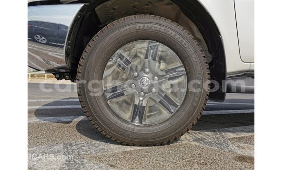 Ra Imported Toyota Hilux funfun Ọkọ̀ in Import - Dubai ni Ashanti Ra Imported Toyota Hilux funfun Ọkọ̀ in Import - Dubai ni Ashanti