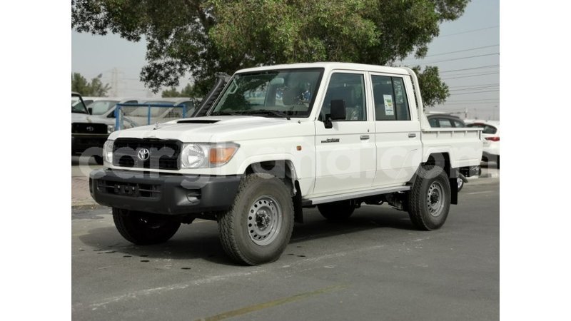 Big with watermark toyota land cruiser ashanti import dubai 17754