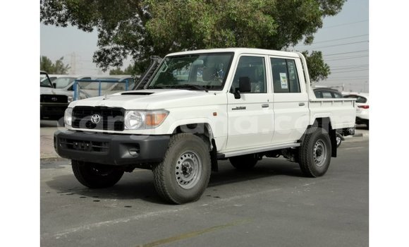 Buy Import Toyota Land Cruiser White Car in Import - Dubai in Ashanti