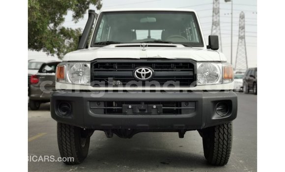Buy Import Toyota Land Cruiser White Car in Import - Dubai in Ashanti Buy Import Toyota Land Cruiser White Car in Import - Dubai in Ashanti