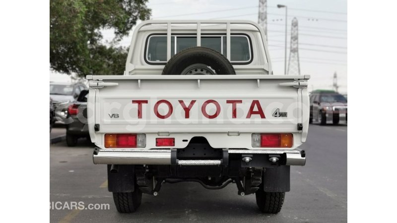 Big with watermark toyota land cruiser ashanti import dubai 17754