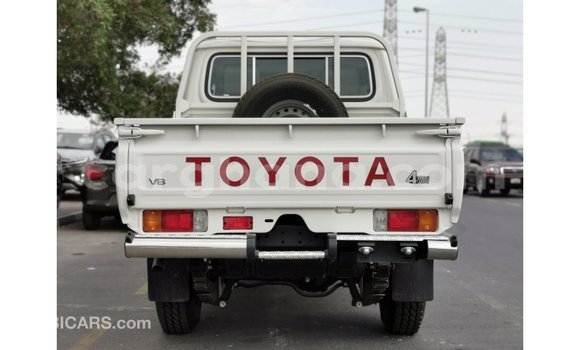 Buy Import Toyota Land Cruiser White Car in Import - Dubai in Ashanti Buy Import Toyota Land Cruiser White Car in Import - Dubai in Ashanti