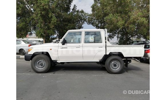 Buy Import Toyota Land Cruiser White Car in Import - Dubai in Ashanti Buy Import Toyota Land Cruiser White Car in Import - Dubai in Ashanti