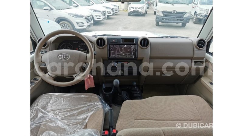 Big with watermark toyota land cruiser ashanti import dubai 17754