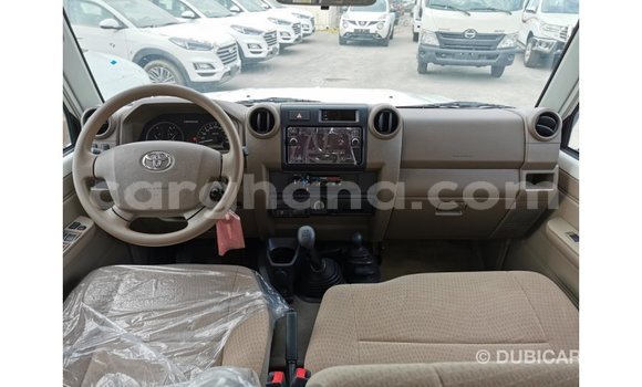 Buy Import Toyota Land Cruiser White Car in Import - Dubai in Ashanti Buy Import Toyota Land Cruiser White Car in Import - Dubai in Ashanti