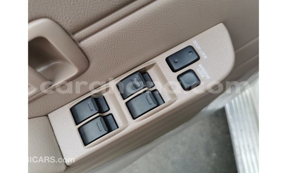 Buy Import Toyota Land Cruiser White Car in Import - Dubai in Ashanti Buy Import Toyota Land Cruiser White Car in Import - Dubai in Ashanti