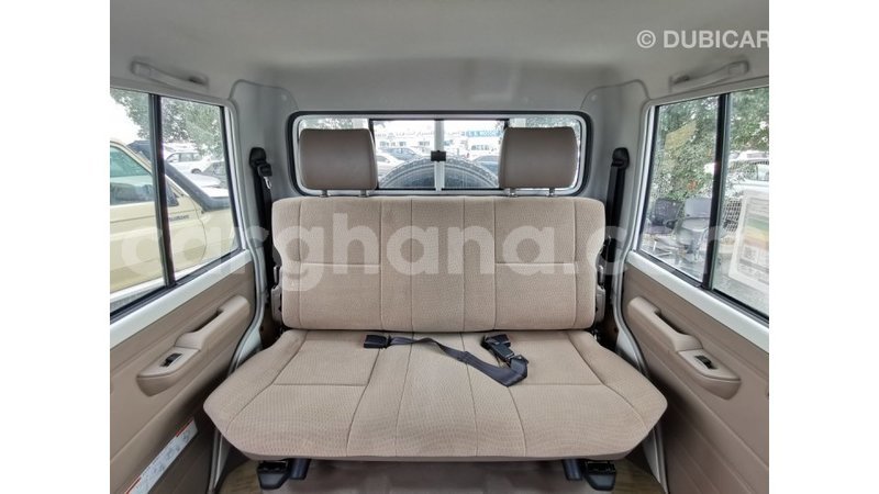 Big with watermark toyota land cruiser ashanti import dubai 17754