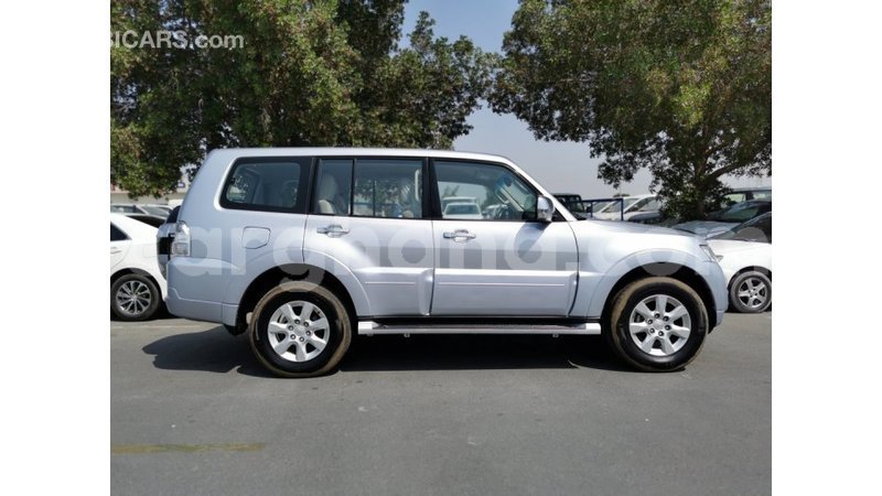 Big with watermark mitsubishi pajero ashanti import dubai 17756