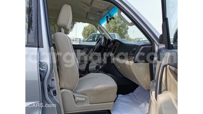 Big with watermark mitsubishi pajero ashanti import dubai 17756