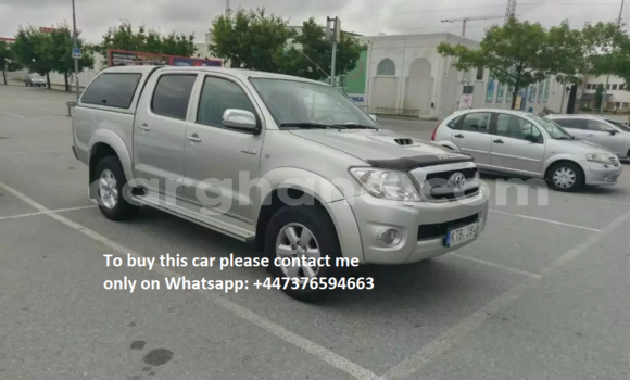 Buy Used Toyota Hilux Silver Car in Accra in Greater Accra Buy Used Toyota Hilux Silver Car in Accra in Greater Accra